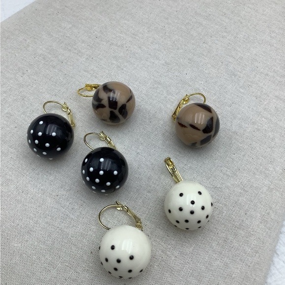 Set of Polka Dot and Animal Print Pierced earrings - Picture 1 of 2